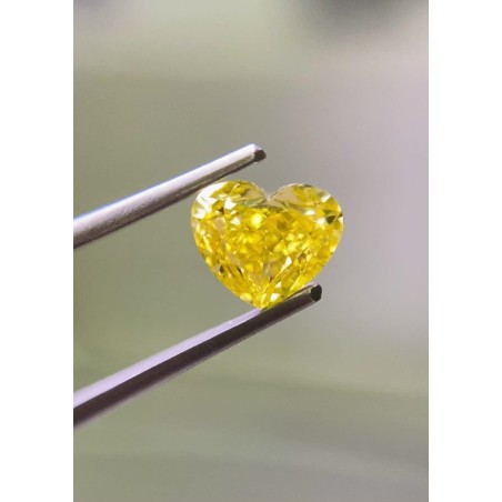 Diament o barwie fantazyjnej serce, 0.76ct, VS1, Fancy Intense Orangey Yellow, GIA 6341390885