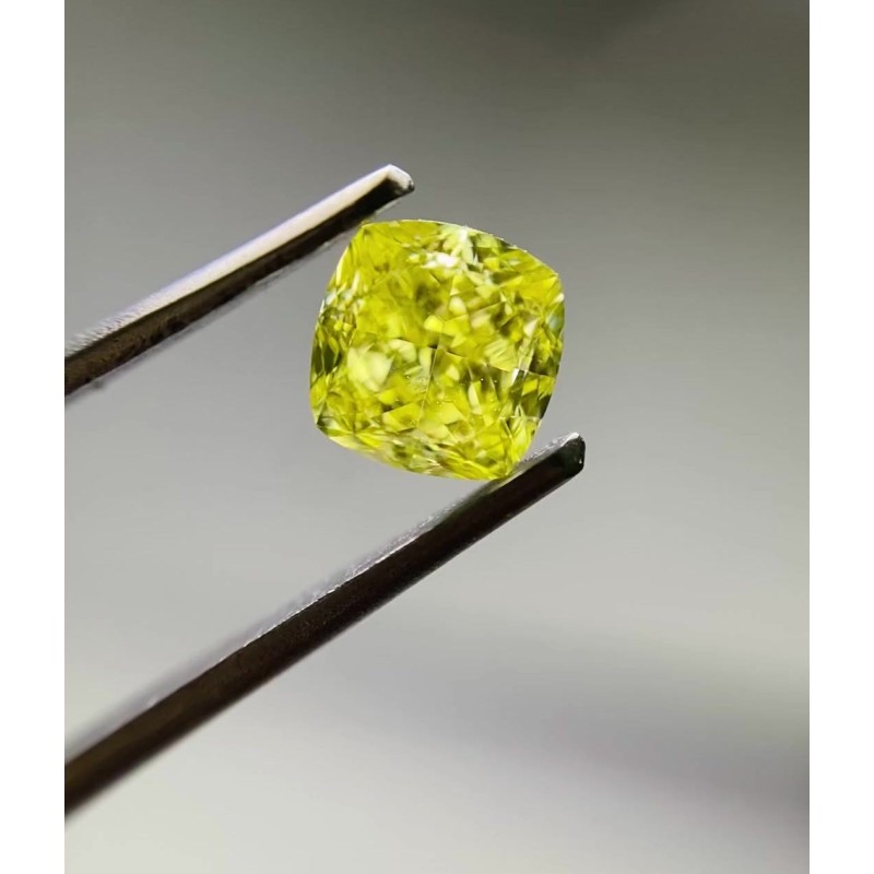 Diament o barwie fantazyjnej szlif poduszkowy modyfikowany, 0.69ct, SI1, Fancy Intense Yellow, GIA 2506041261