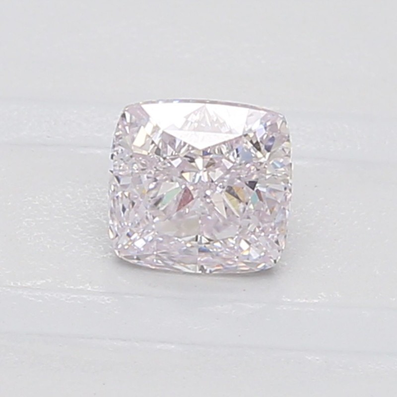Diament o barwie fantazyjnej szlif poduszkowy brylantowy, 0.71ct, VS2, Light Pink, GIA 6221179297