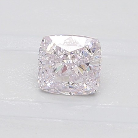 Diament o barwie fantazyjnej szlif poduszkowy brylantowy, 0.71ct, VS2, Light Pink, GIA 6221179297