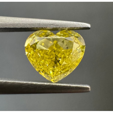 Diament o barwie fantazyjnej serce, 0.81ct, VS1, Fancy Intense Yellow, GIA 6275865037